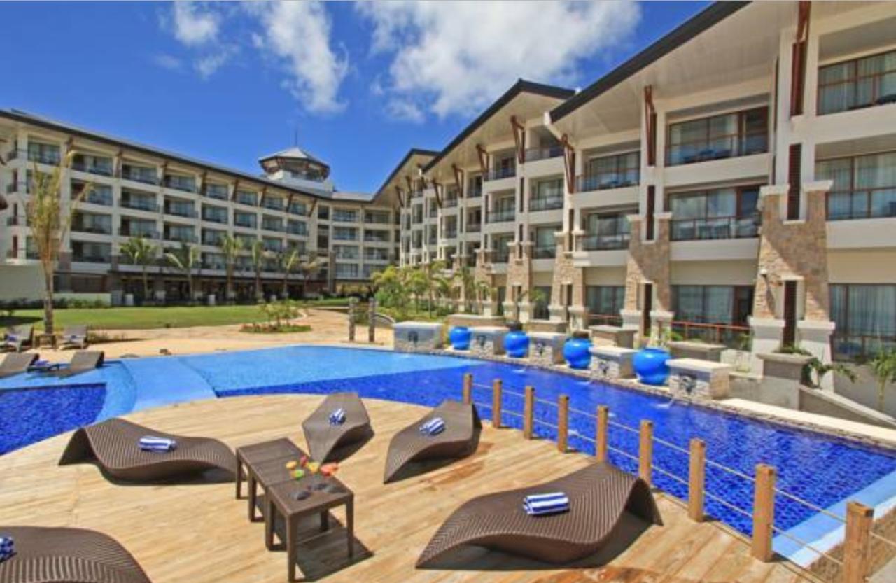 The Bellevue Resort Panglao Kültér fotó The pool at the hotel