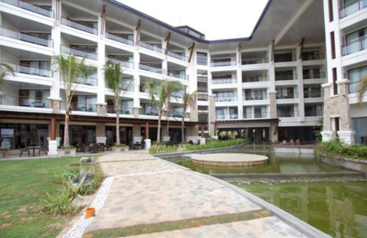 The Bellevue Resort Panglao Kültér fotó The hotel's main building