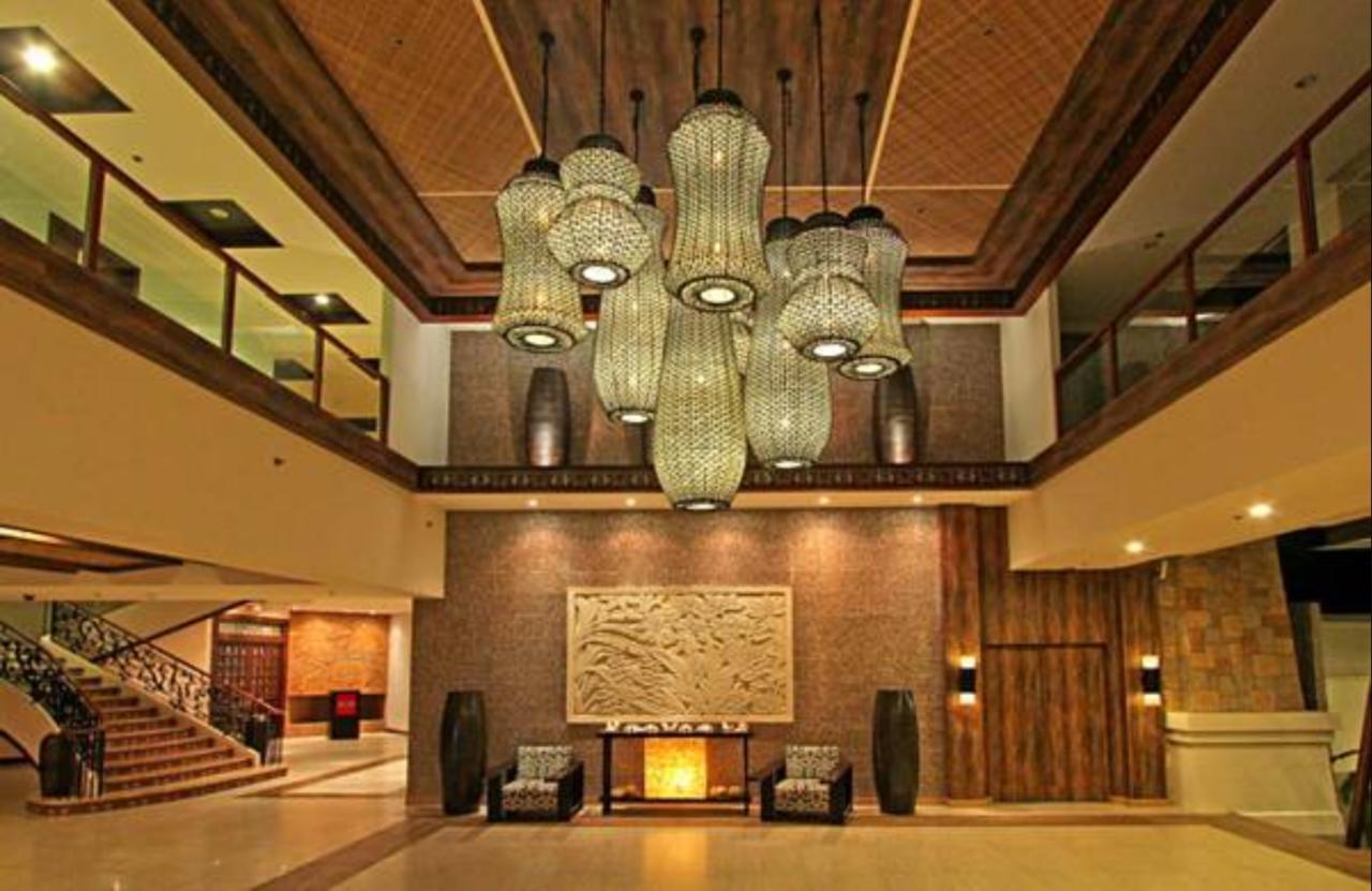 The Bellevue Resort Panglao Kültér fotó The lobby of the hotel
