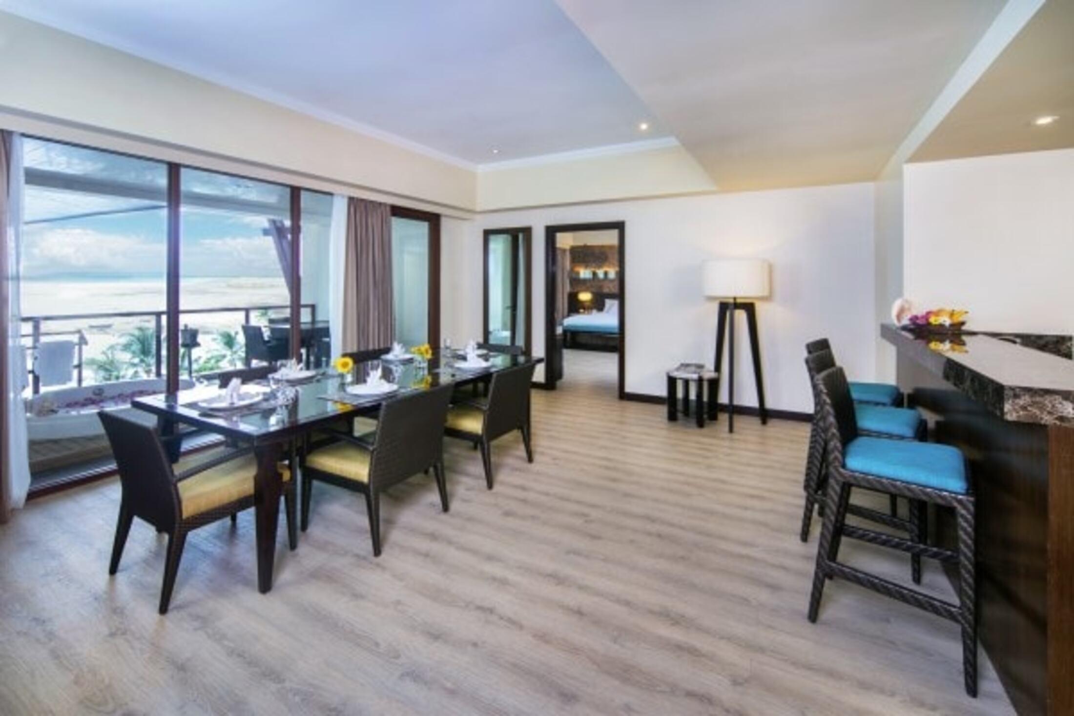 The Bellevue Resort Panglao Kültér fotó A suite at the hotel