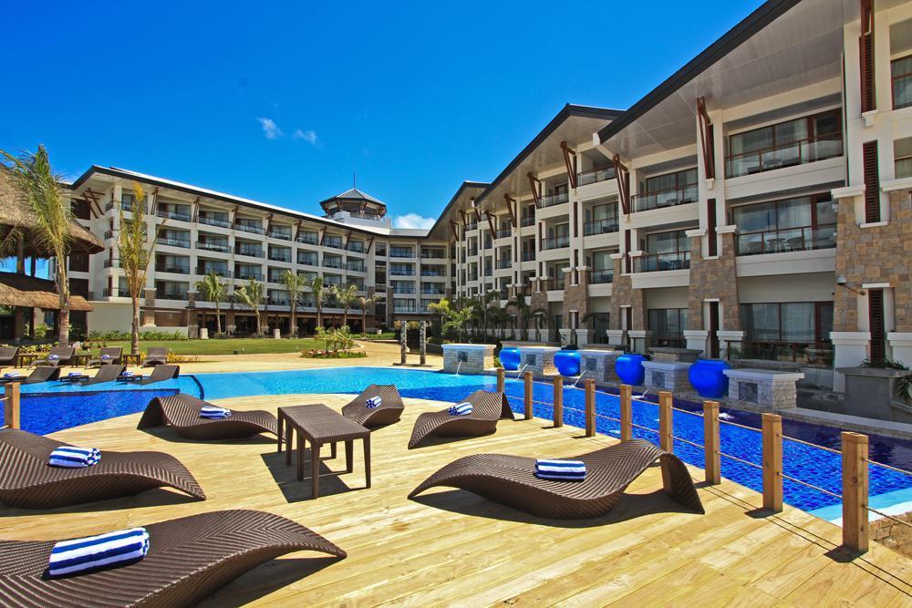 The Bellevue Resort Panglao Kültér fotó The pool at the Radisson Blu Hotel Cebu