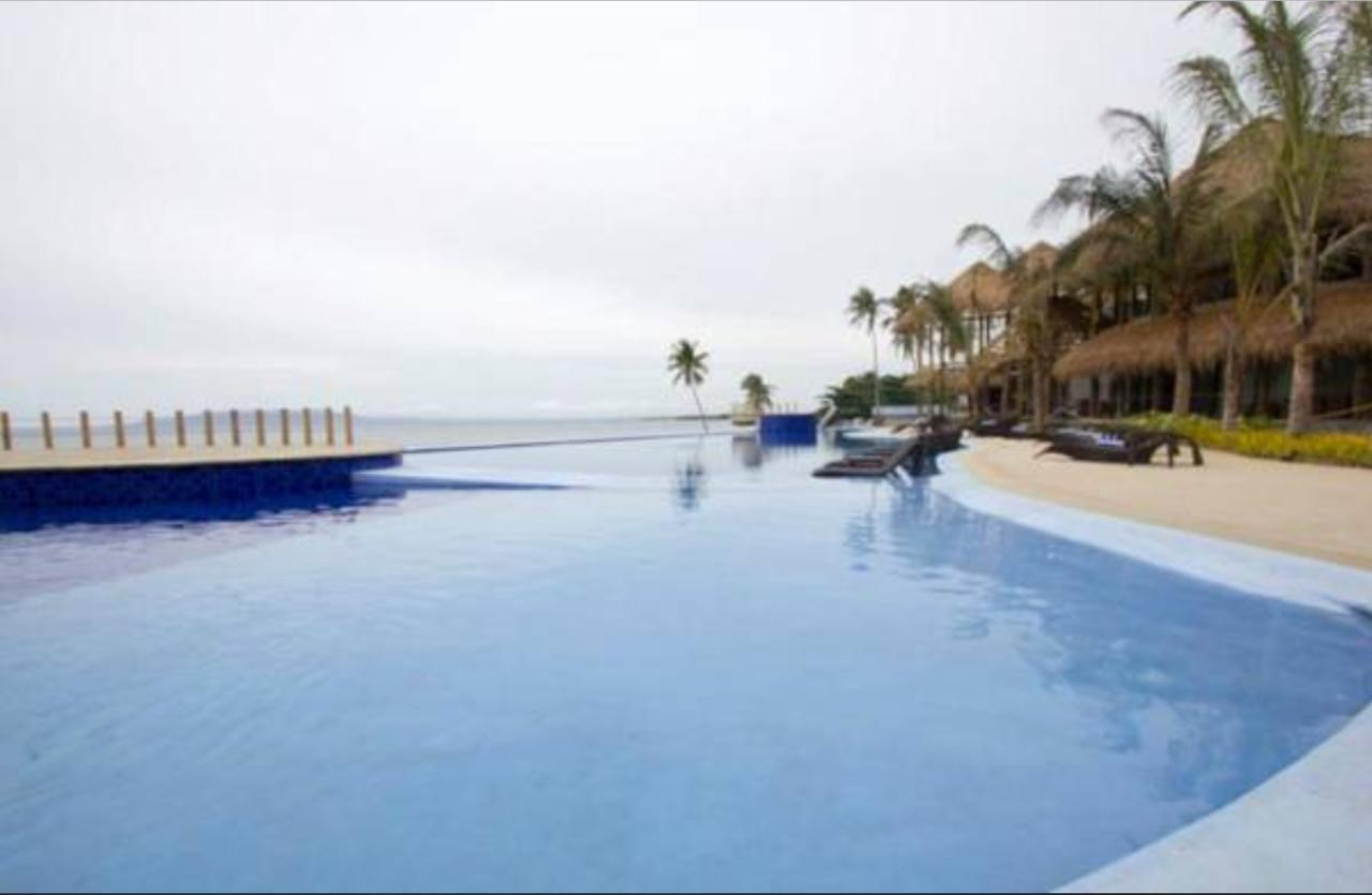 The Bellevue Resort Panglao Kültér fotó Infinity pool at the Iberostar Grand Hotel, Playa del Carmen, Mexico